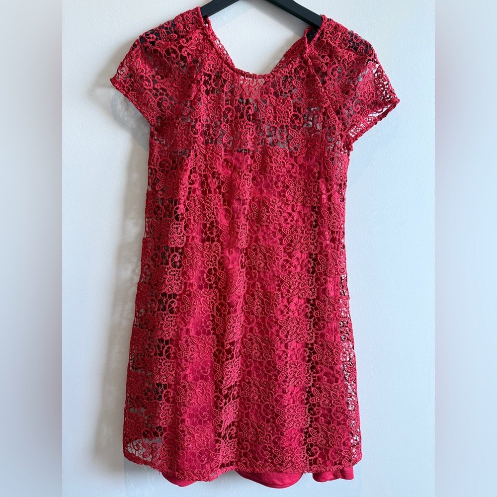 Zara Women’s Lace Mini Dress in Deep Red